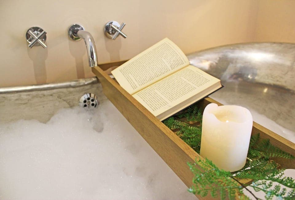 Blacksmith's Cottage, Lavenham: Relax in the luxurious, freestanding copper bath