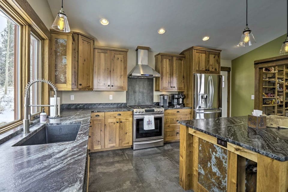 Plenty of room for multiple chef's