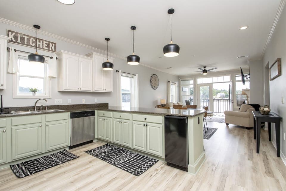 NEWLY REMODELED KITCHEN. 