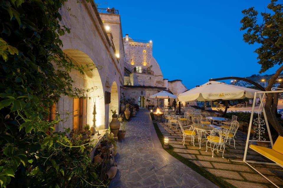 Breakfast, lunch, dinner served; Turkish cuisine 