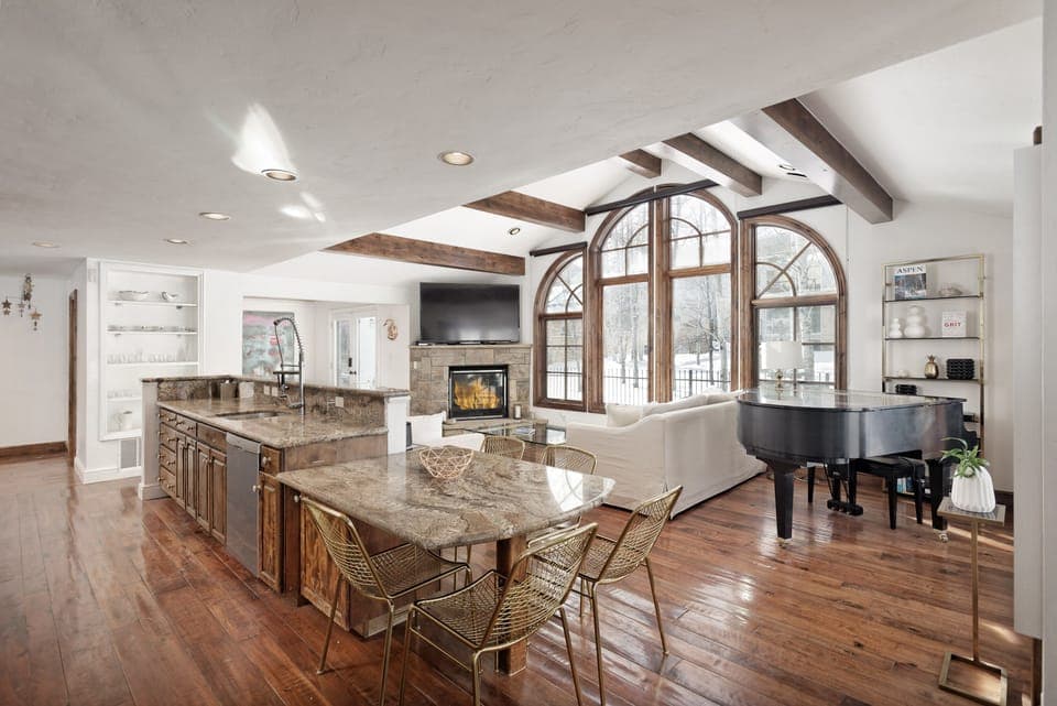 Open Floor Plan, Living Room, Kitchen