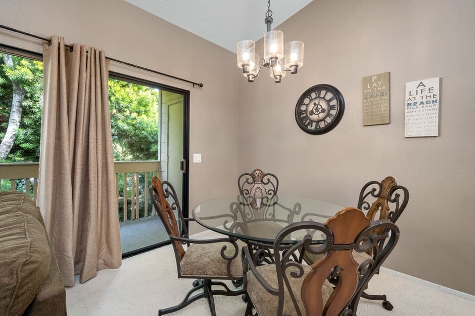 Dining Room 358 Stimson Vacation Rental