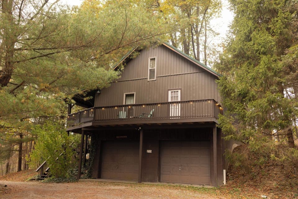 Exterior- Driveway View