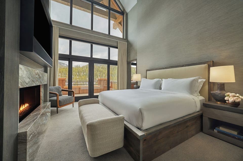 Peak Four Bedroom Grand Residence | Premium bedding, down comforters, pillowtop beds, in-room safe