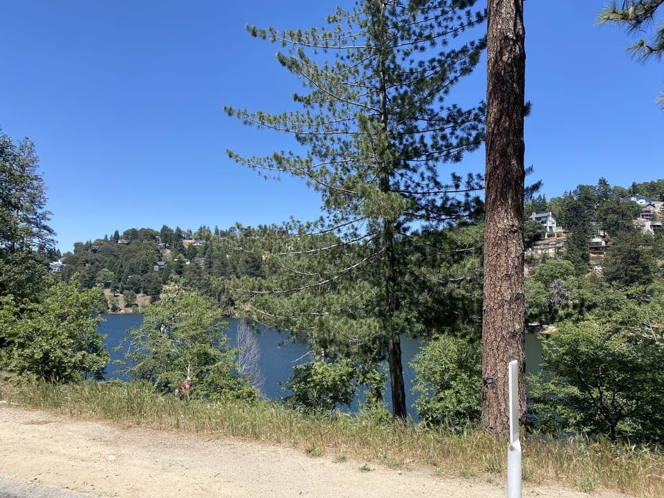 5 minute walk to the lake.