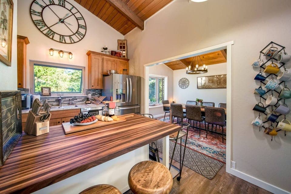 Prepare a delicious meal in this fully equipped and spacious kitchen.