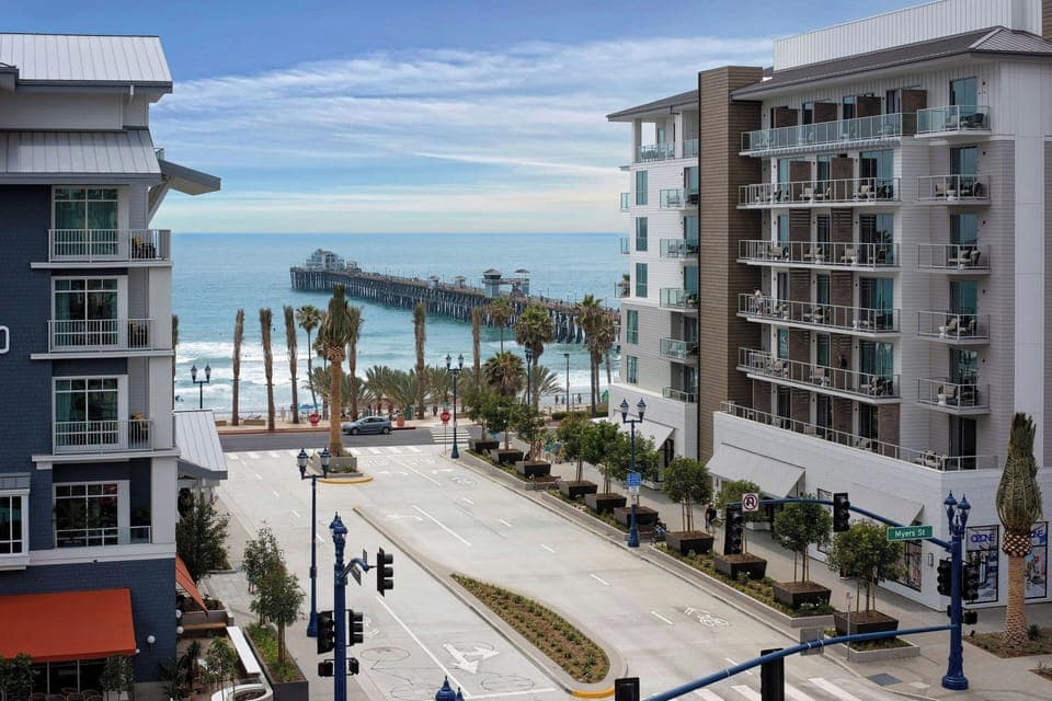 Down comforters, in-room safe, desk, laptop workspace