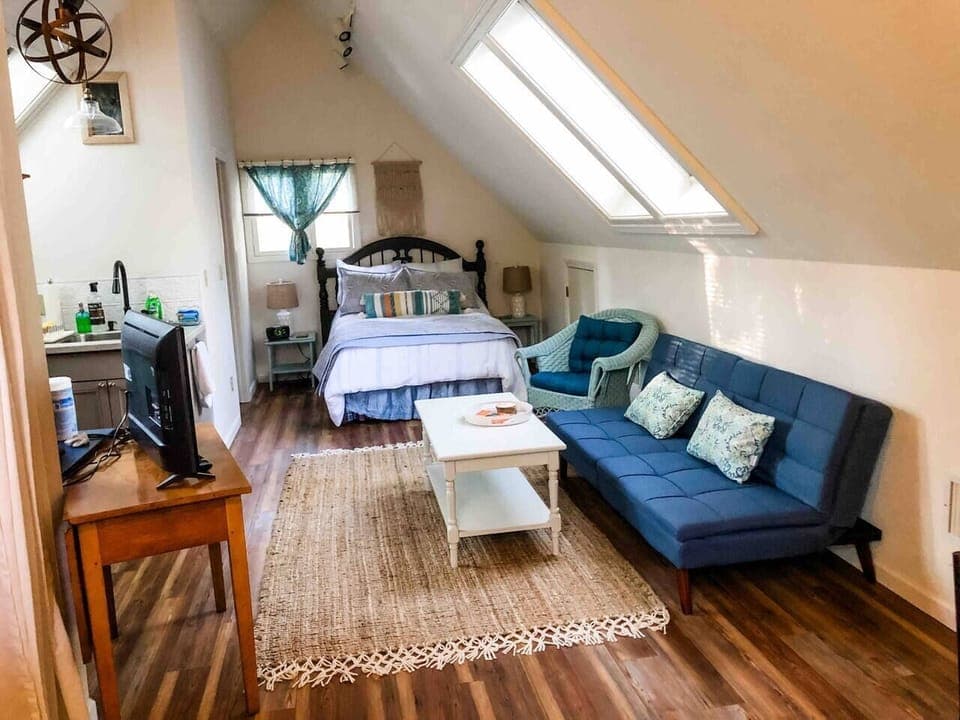 Comfy bed with futon for additional sleeping space (extra bedding in the closet).