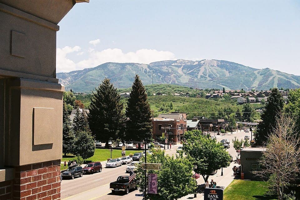 Alpenglow-Condominiums-01