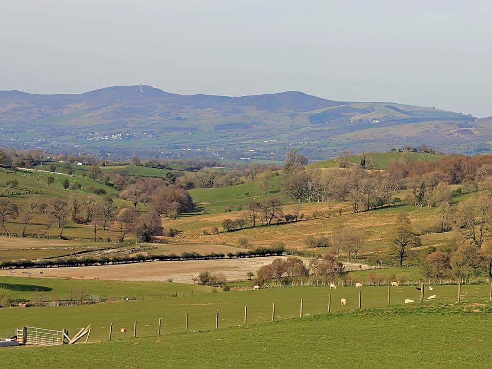 Surrounding area | Podiau Uwch Y Dyffryn, Llanelidan, near Ruthin