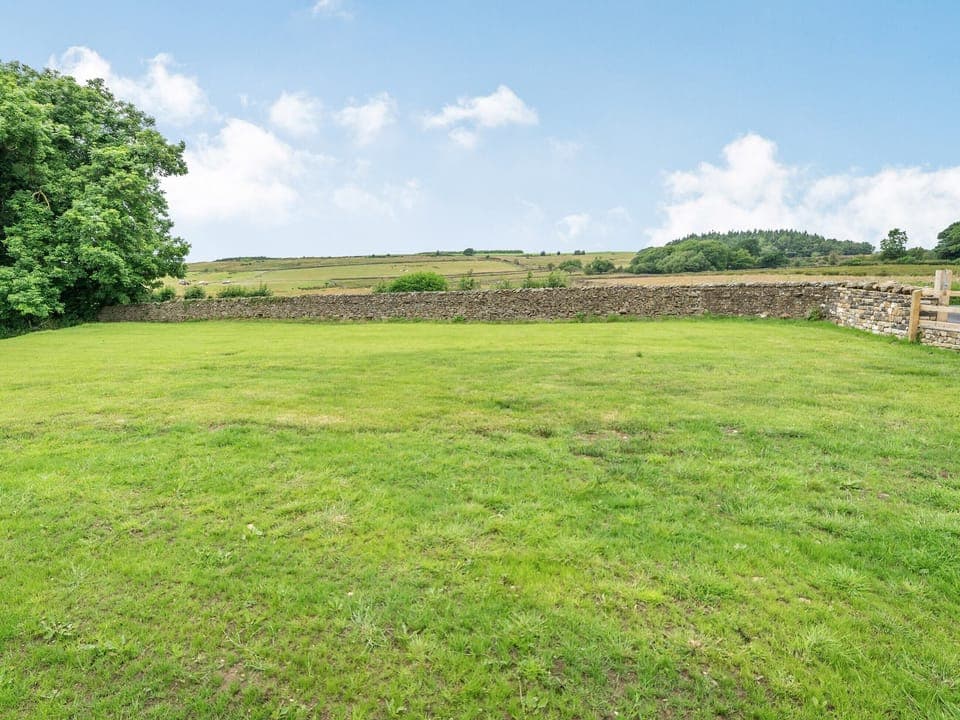 Garden and grounds | Gowan View - Gowan Hall, Arkholme, near Kirkby Lonsdale