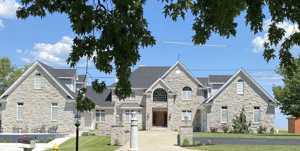 Welcome to Luna Pier!