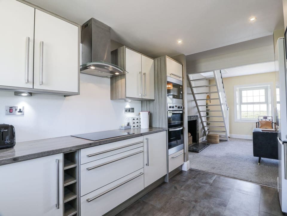 Cottage | Private kitchen | Fridge, dishwasher, electric kettle, toaster
