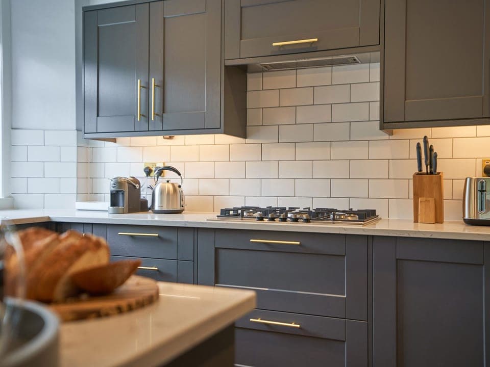 Cottage | Private kitchen | Fridge, dishwasher, cookware/dishes/utensils