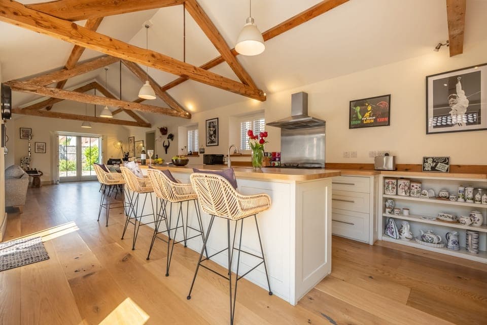 Mount Zion, Wells-next-the-Sea: Well equipped, open plan kitchen with a central island and vaulted ceilings