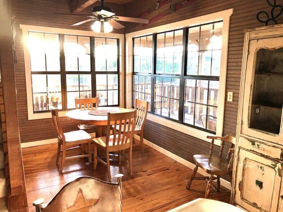 4 Maples - Extra Sitting Space