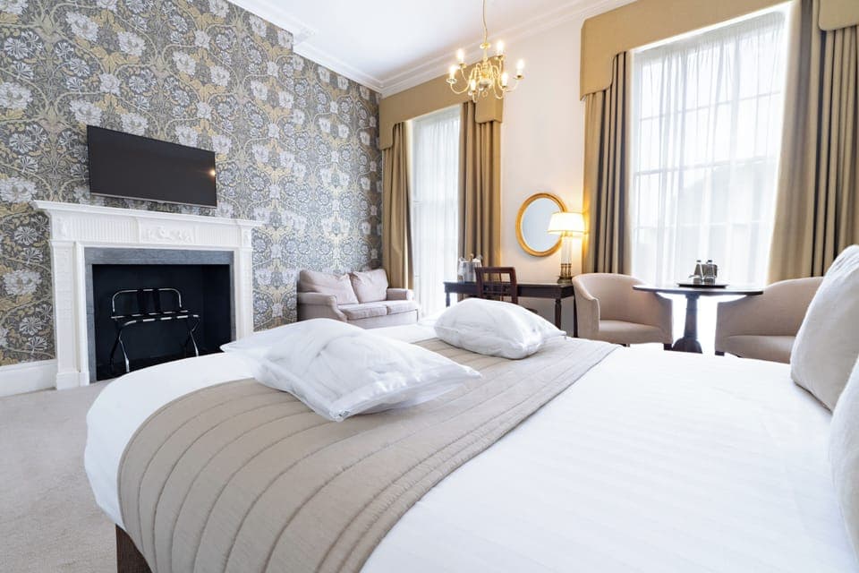 Heritage Double Room | In-room safe, desk, iron/ironing board, free WiFi