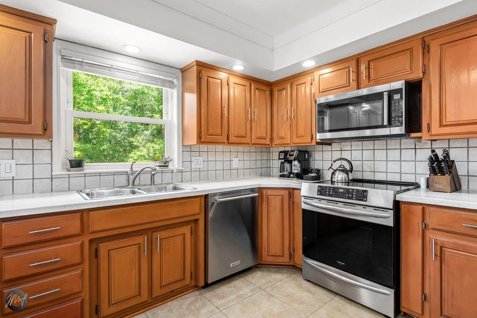 As a home chef myself, expect a well-appointed kitchen complete with sharp knives, induction stove, and plenty of kitchen gadgets.