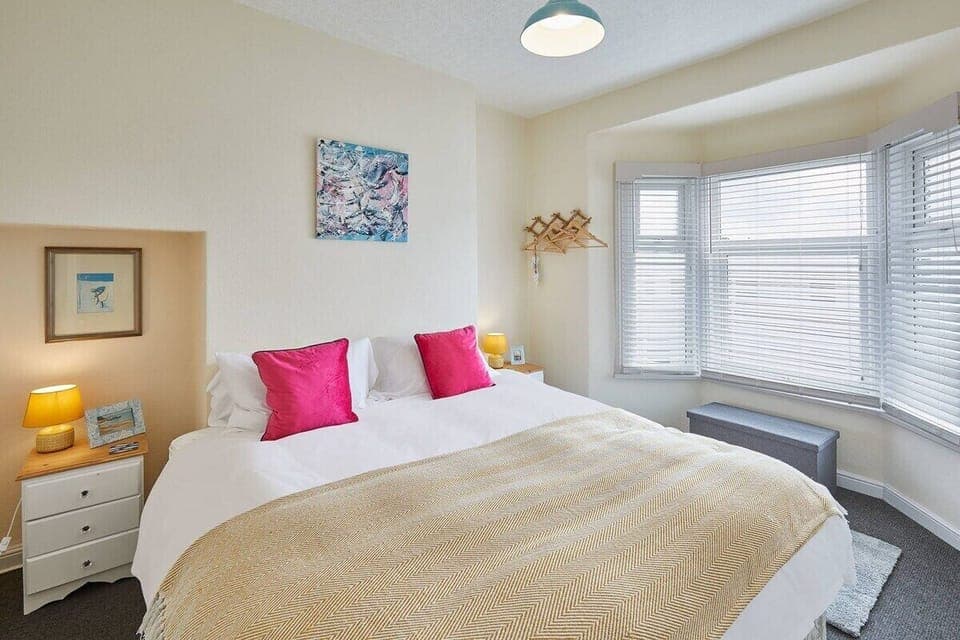 Ocean Wave, Scarborough - Stay North Yorkshire