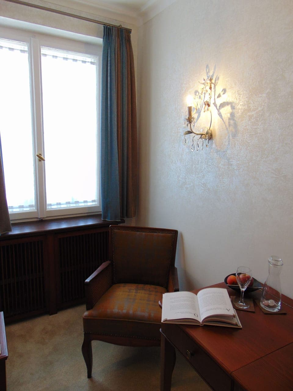 Economy Single Room (Single Bed 90cm) | Living area | Flat-screen TV