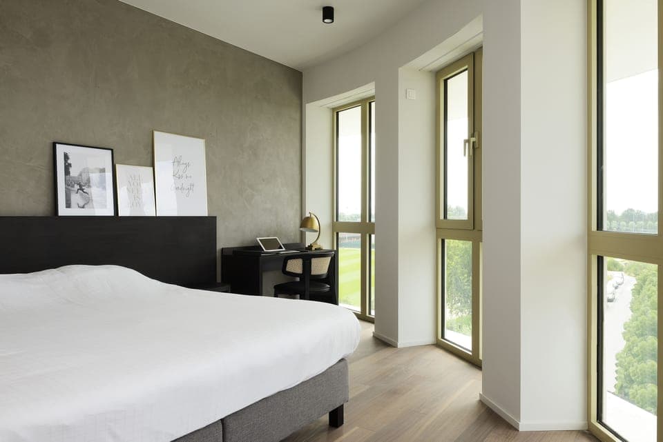 Superior Double Room | Minibar, in-room safe, desk, laptop workspace