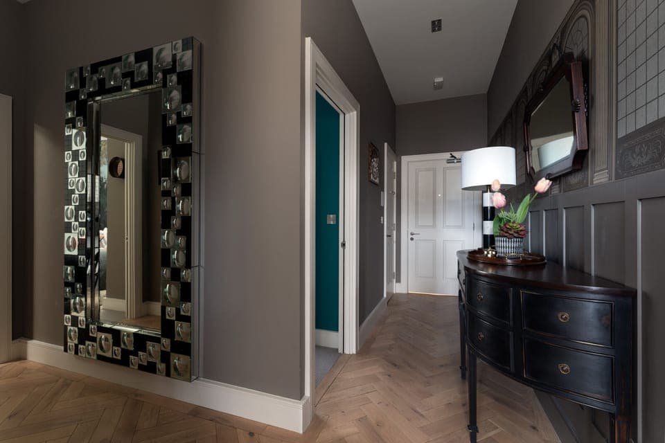 Fresh Escapes - Exeter City Centre Apartment, Cathedral Yard Sleeps 4