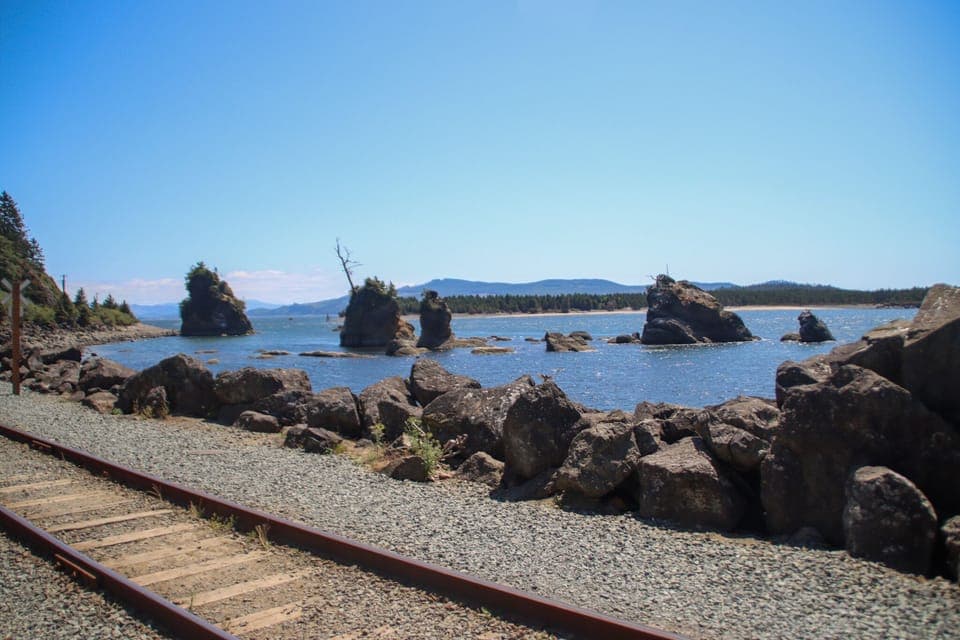 Three Graces is a local landmark just off Highway 101 and 8 minutes drive.