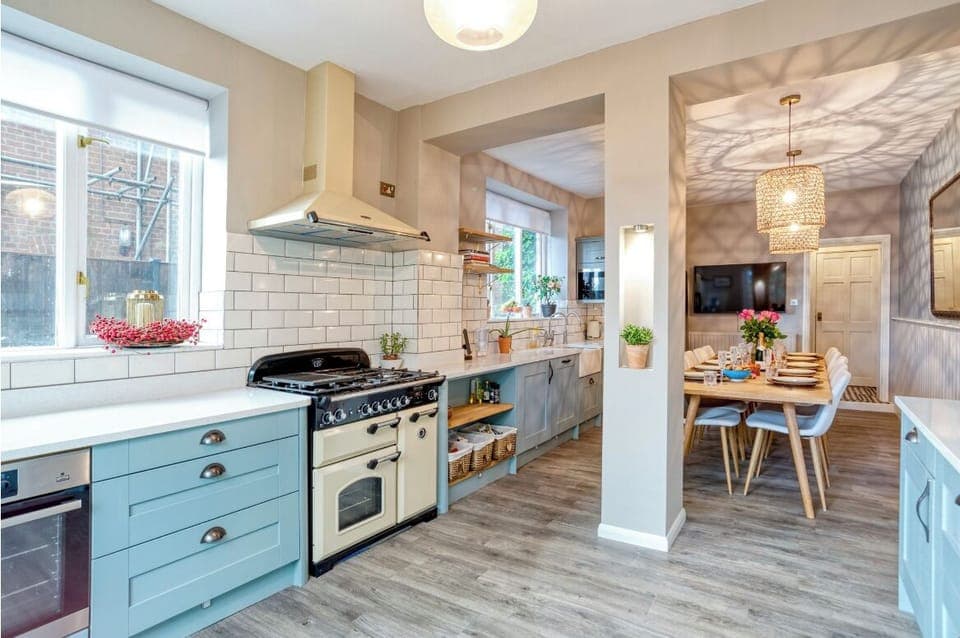 Stunning large kitchen dining area 