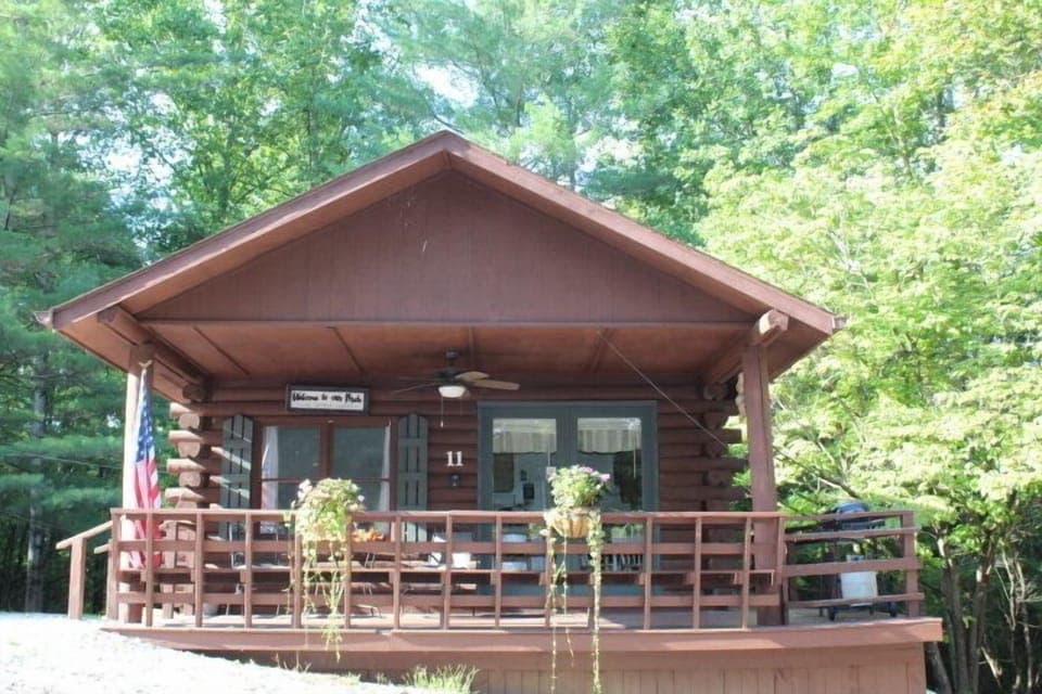 Cabin 11 just 10 minutes from French Lick