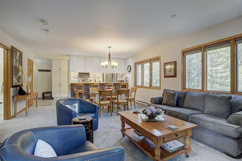 Condo, 1 Bedroom | Living area