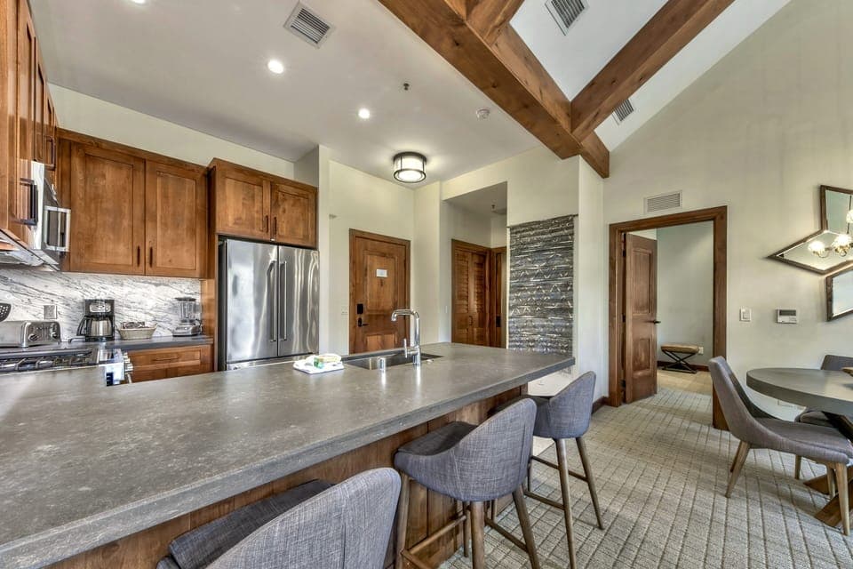 Flooring, Hardwood, Floor, Indoors, Room