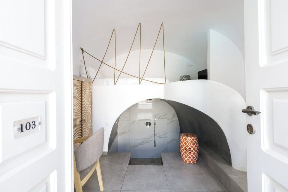 Cave House Suite | Premium bedding, memory foam beds, minibar, in-room safe