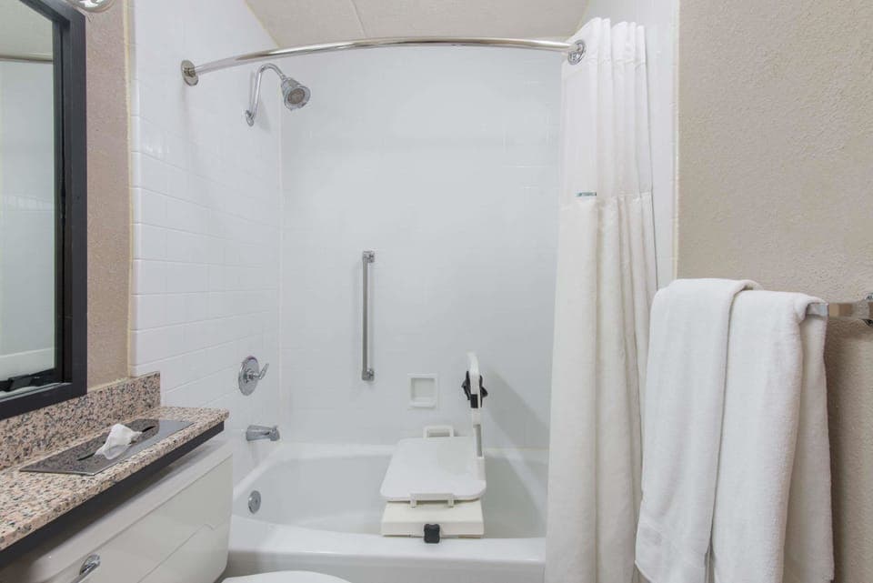 Combined shower/tub, eco-friendly toiletries, hair dryer, towels