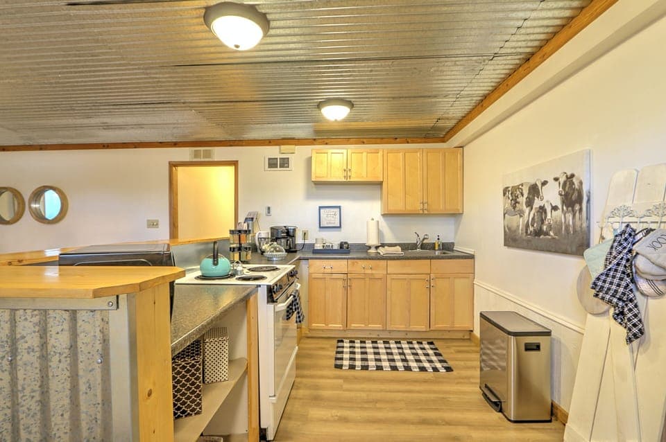 Beautifully appointed kitchen.  Everything you need to make a yummy breakfast!
