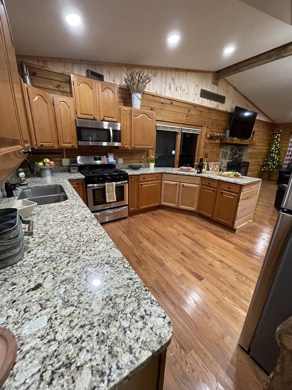 Kitchen The Gathering Cabin at Rock House Cabins