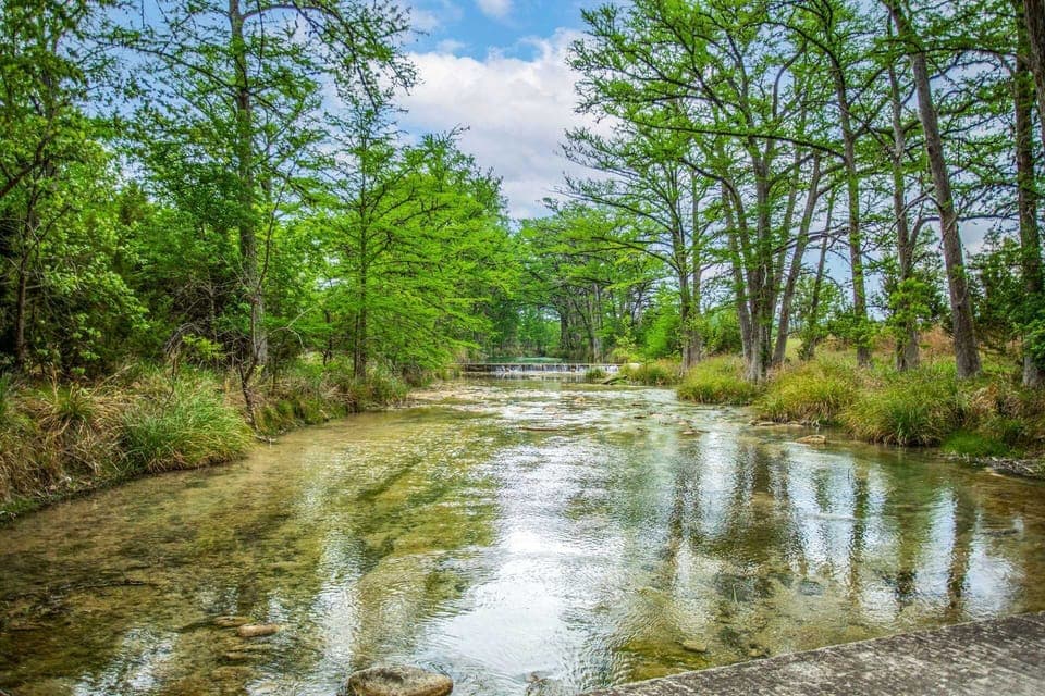 The RRR Cabin on the Medina provides a comfortable escape in the Hill Country, with lots of beautiful backgrounds for memorable holiday photos.