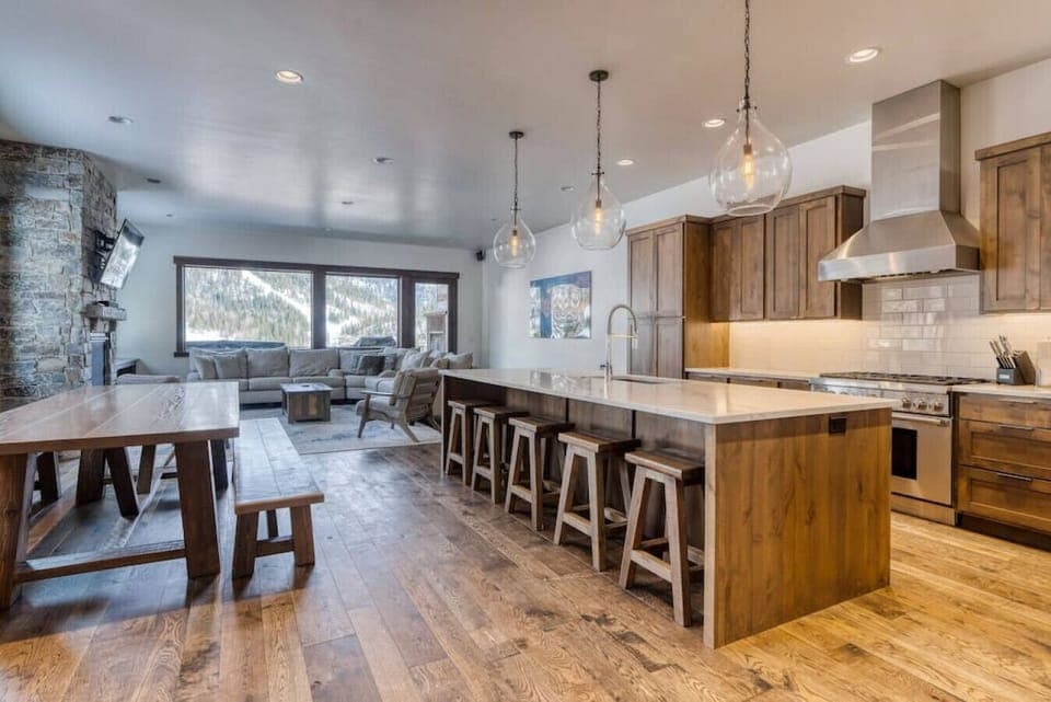 Incredible open space for large groups and families