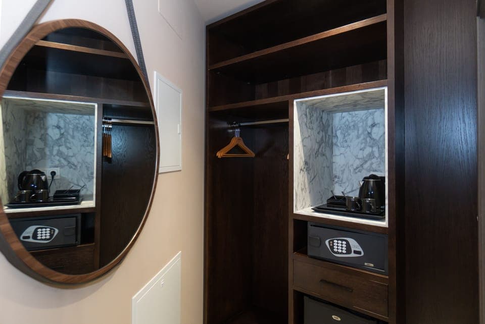 Single Room | Egyptian cotton sheets, premium bedding, down comforters