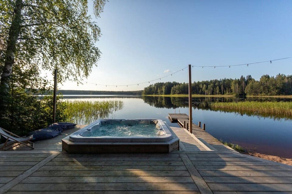 Outdoor spa tub