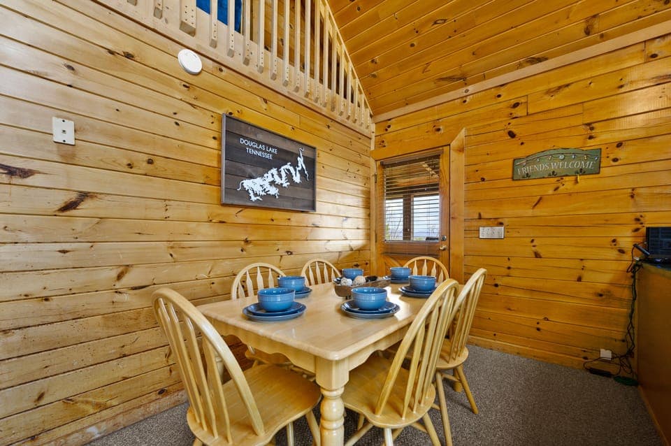 Dining, and through that door there is a hot tub!