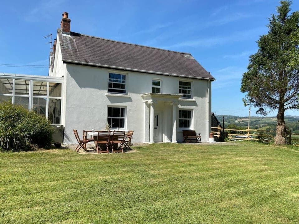 Spacious farmhouse with large garden and wonderful views