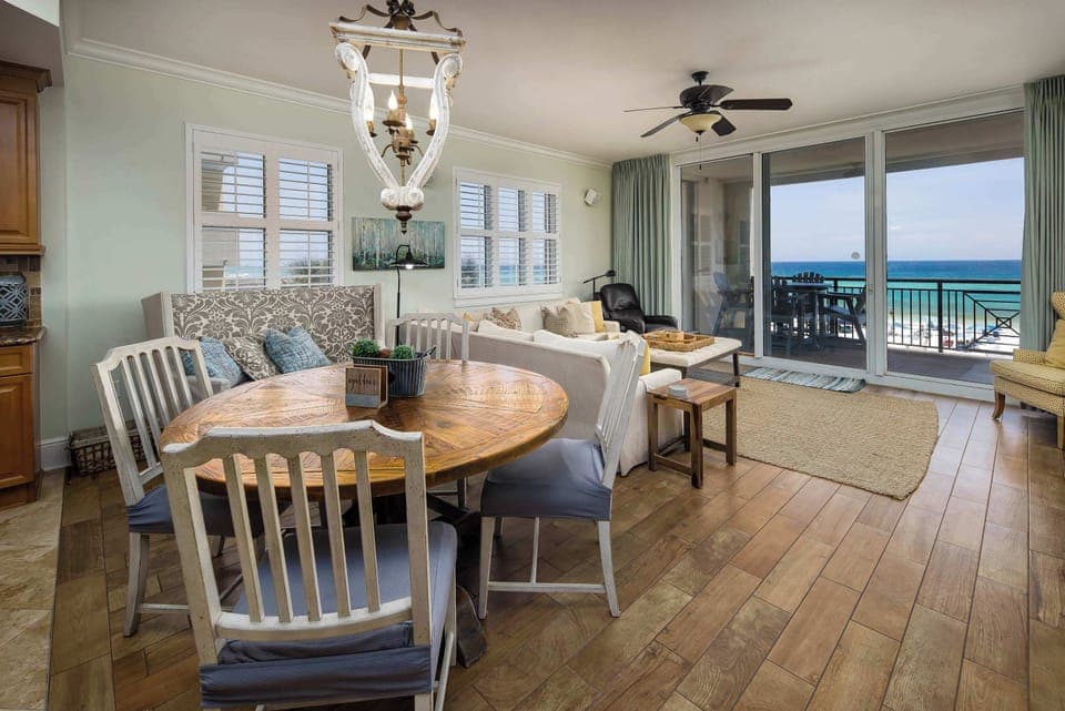 Living/Dining area