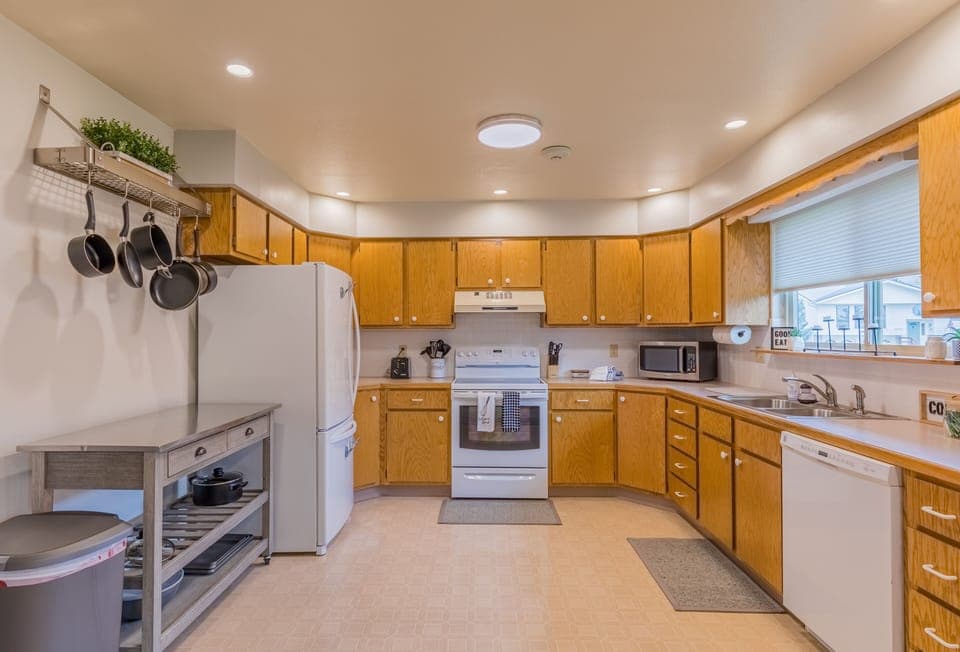 Fully stocked kitchen