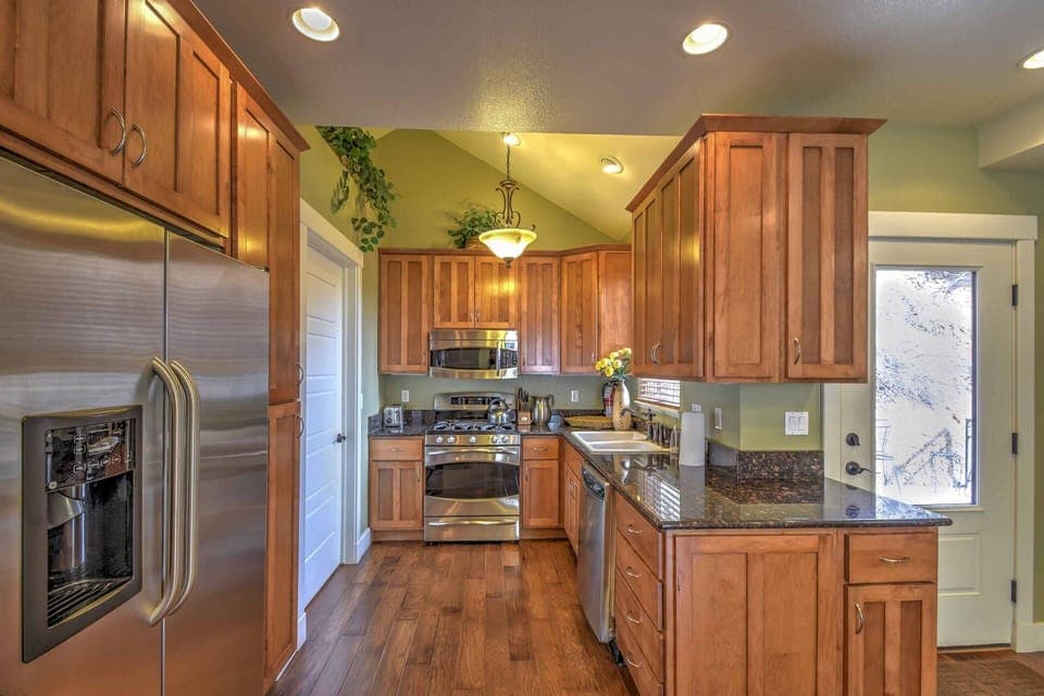 Modern Kitchen with All Amenities