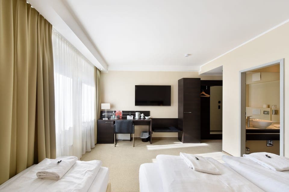 Superior Triple Room, 1 King Bed | Desk, soundproofing, free WiFi