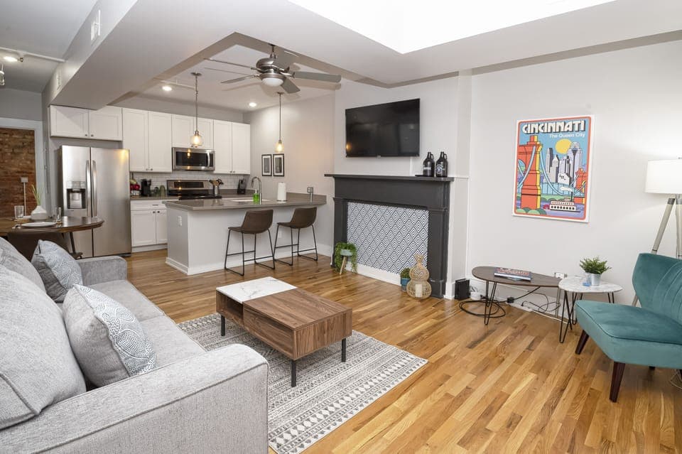 Welcome to Over-the-Vine! Enjoy your stay in our stylish, yet comfortable condo.