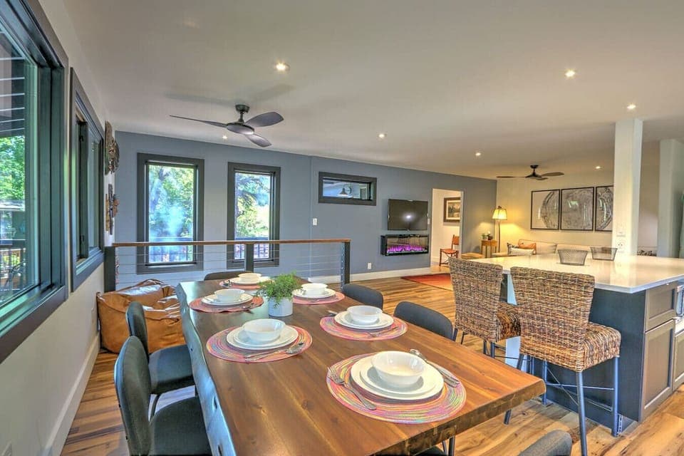 Dining area in open living and kitchen space