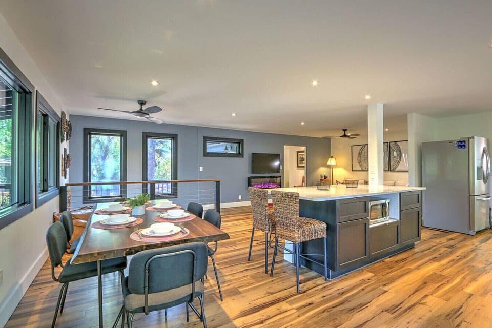Dining area in open living and kitchen space
