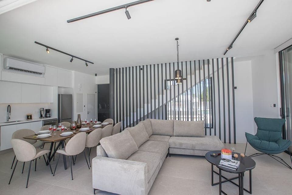Open-Plan living room, kitchen and dining area