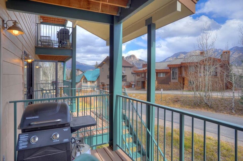 Balcony with Seating and Grill